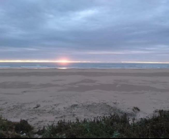 Bel Appartement A 5Min De La Plage Tanger Luaran gambar